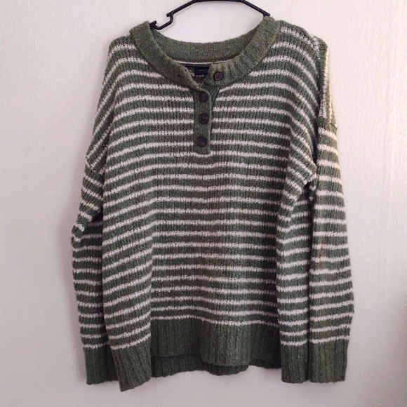 American Eagle Outfitters Oversize Jegging Fit Henley Pullover Sweater Size S - Picture 2 of 11